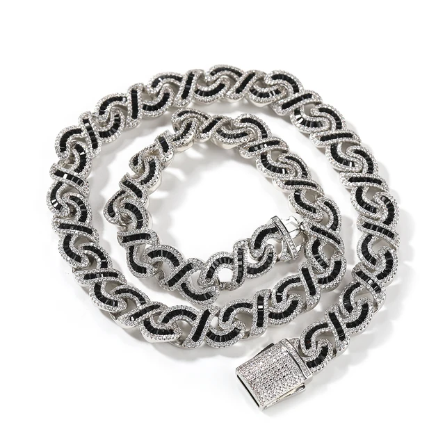 BLACK AND WHITE PENTHOUSE VIEW NECKLACE