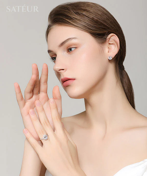 Rich Vibe Stud Earrings